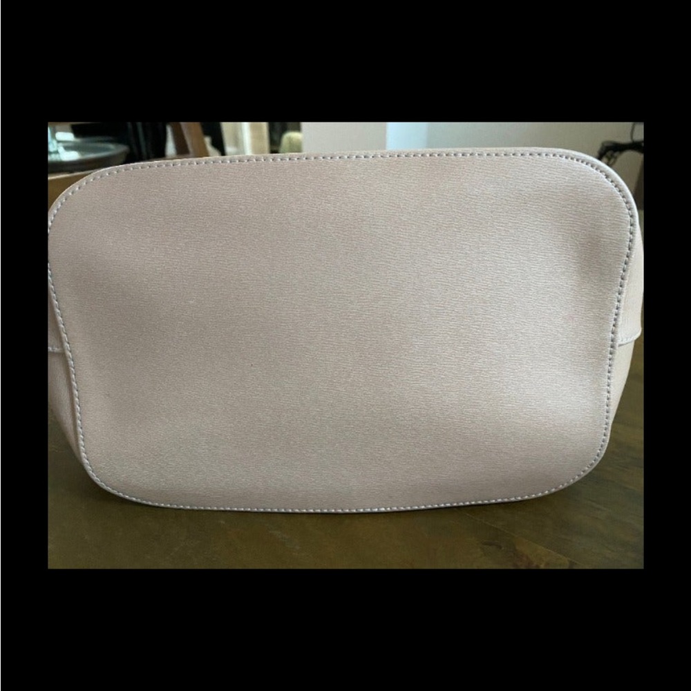 Authentic Longchamp leather shoulder bag/tote in a light blush/tan color. - Picture 5 of 12